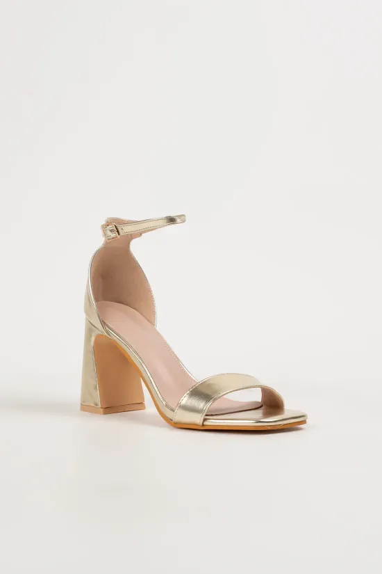 sandalia de tacón kulia - oro