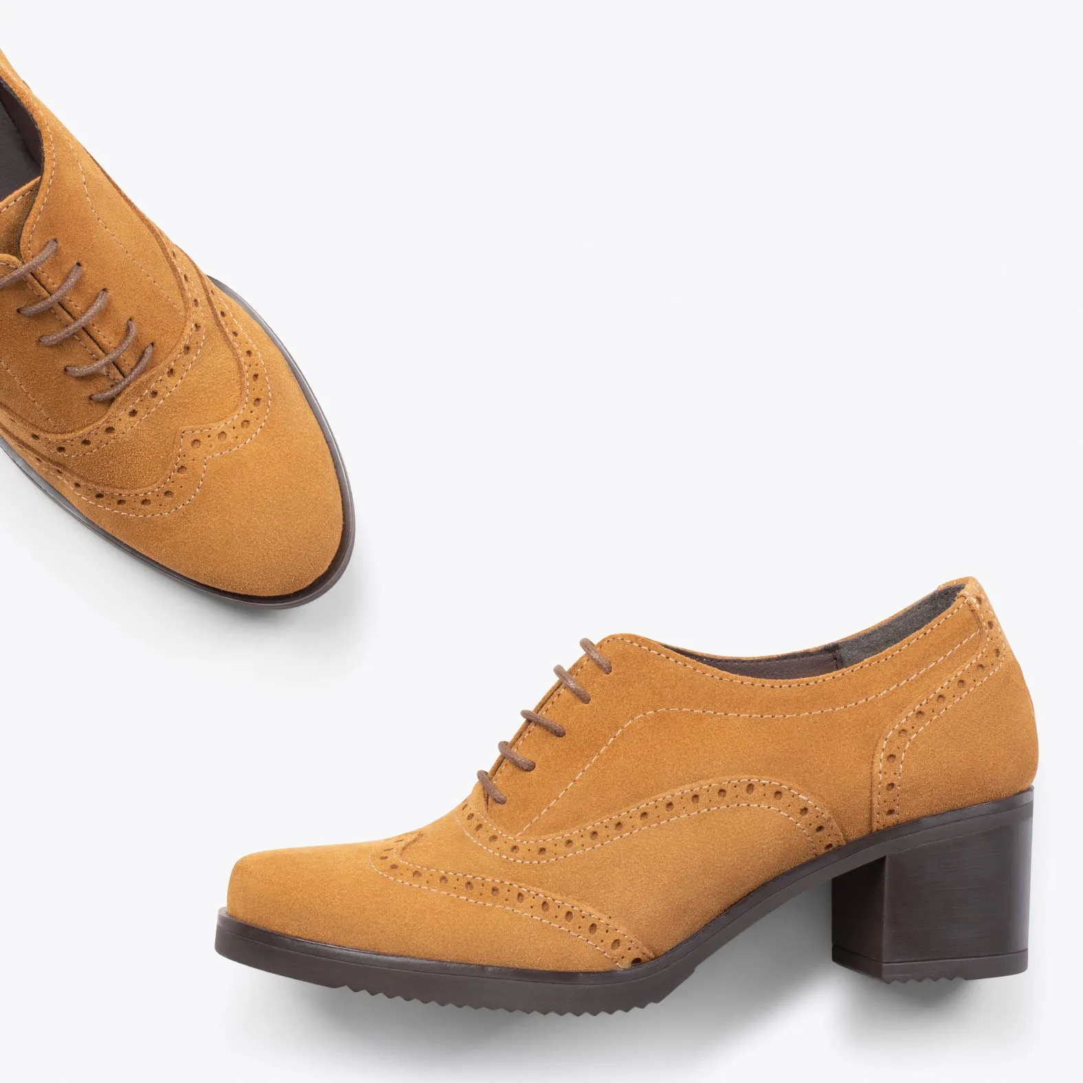 Women's Camel Heeled Oxford Shoe - Blucher Style